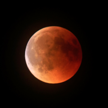 2025年9月8日はうお座の満月皆既月食